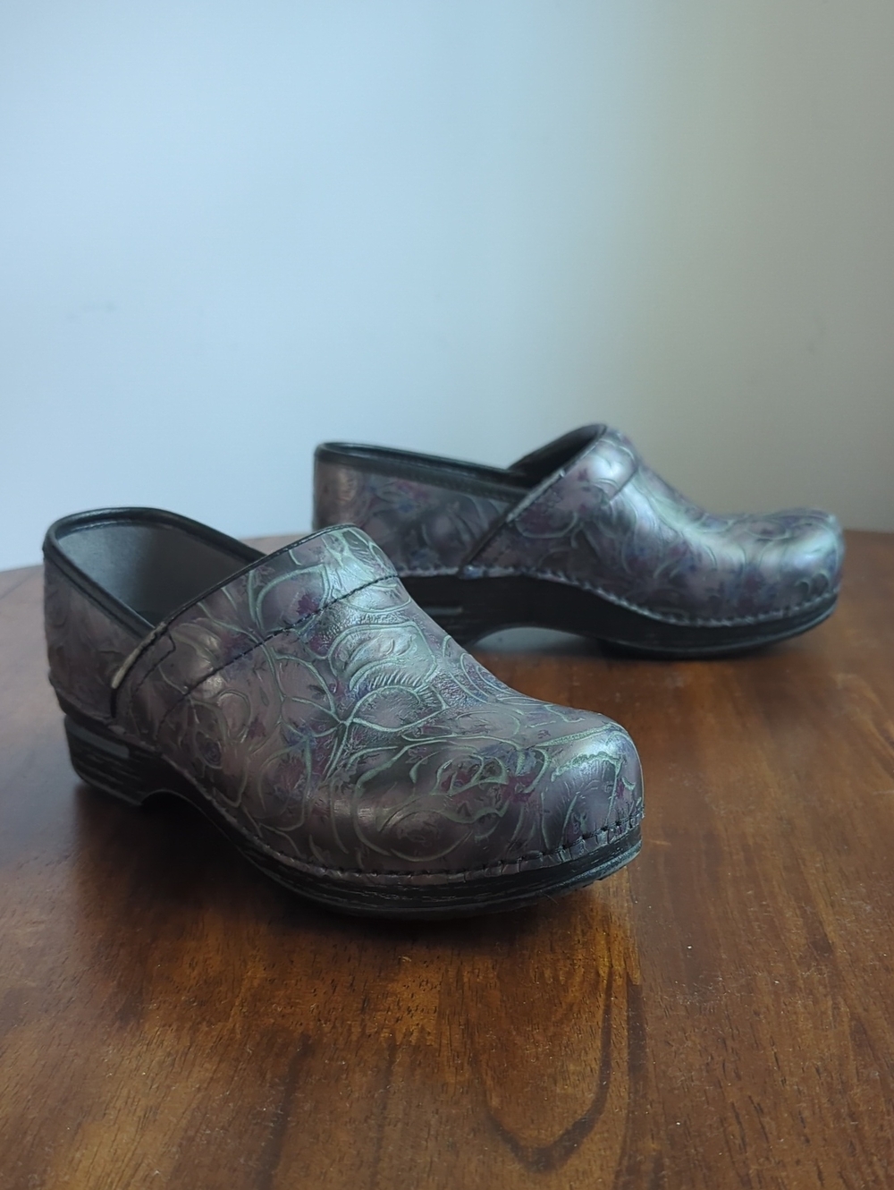 Dansko XP Clogs Leather Tooled Dark Multi Swirl Color Professional size 39